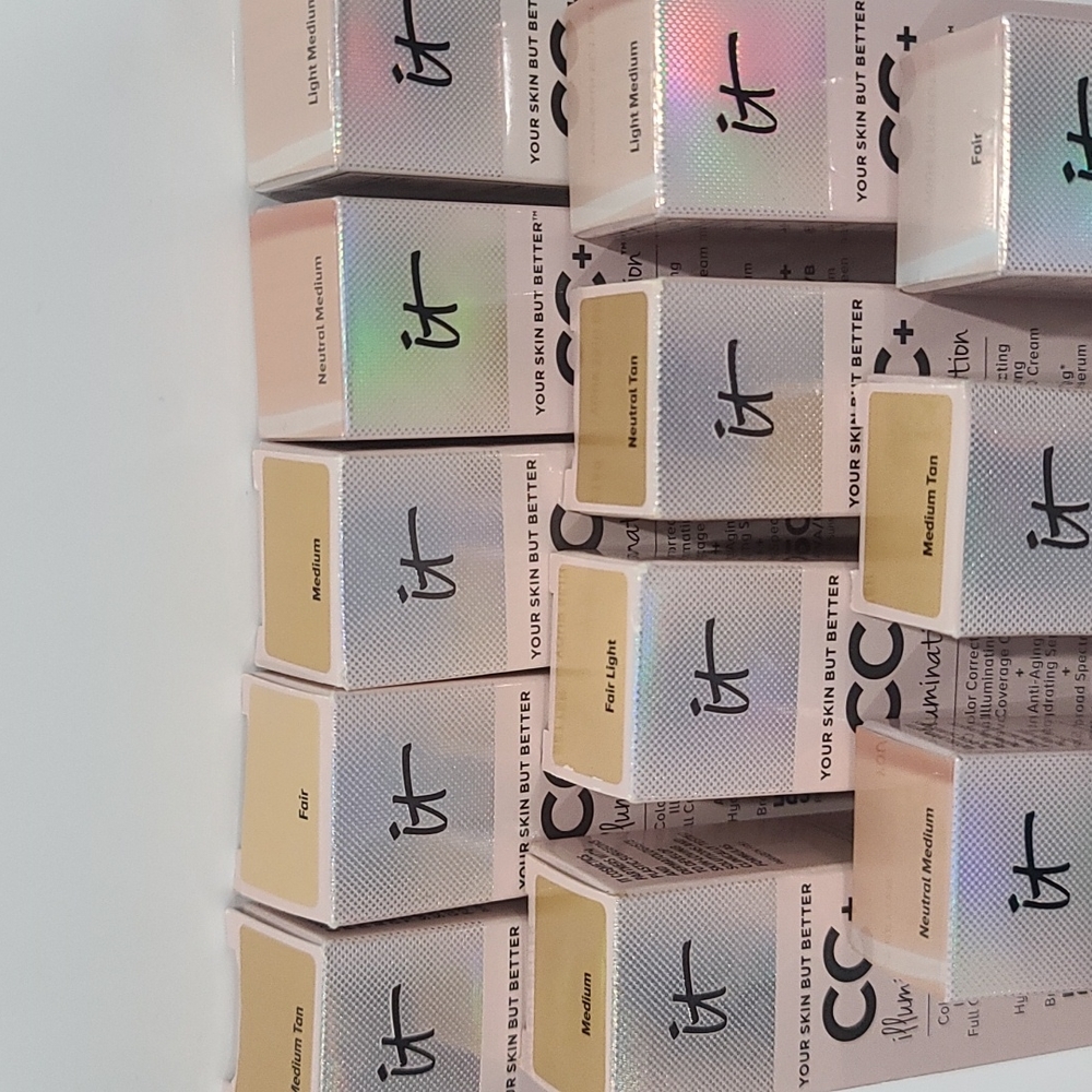 1/2 PRICE ✅ It Cosmetics CC+ Illumination SPF 50+ Anti-Aging ✨Exp 2026 NIB - Picture 2 of 16